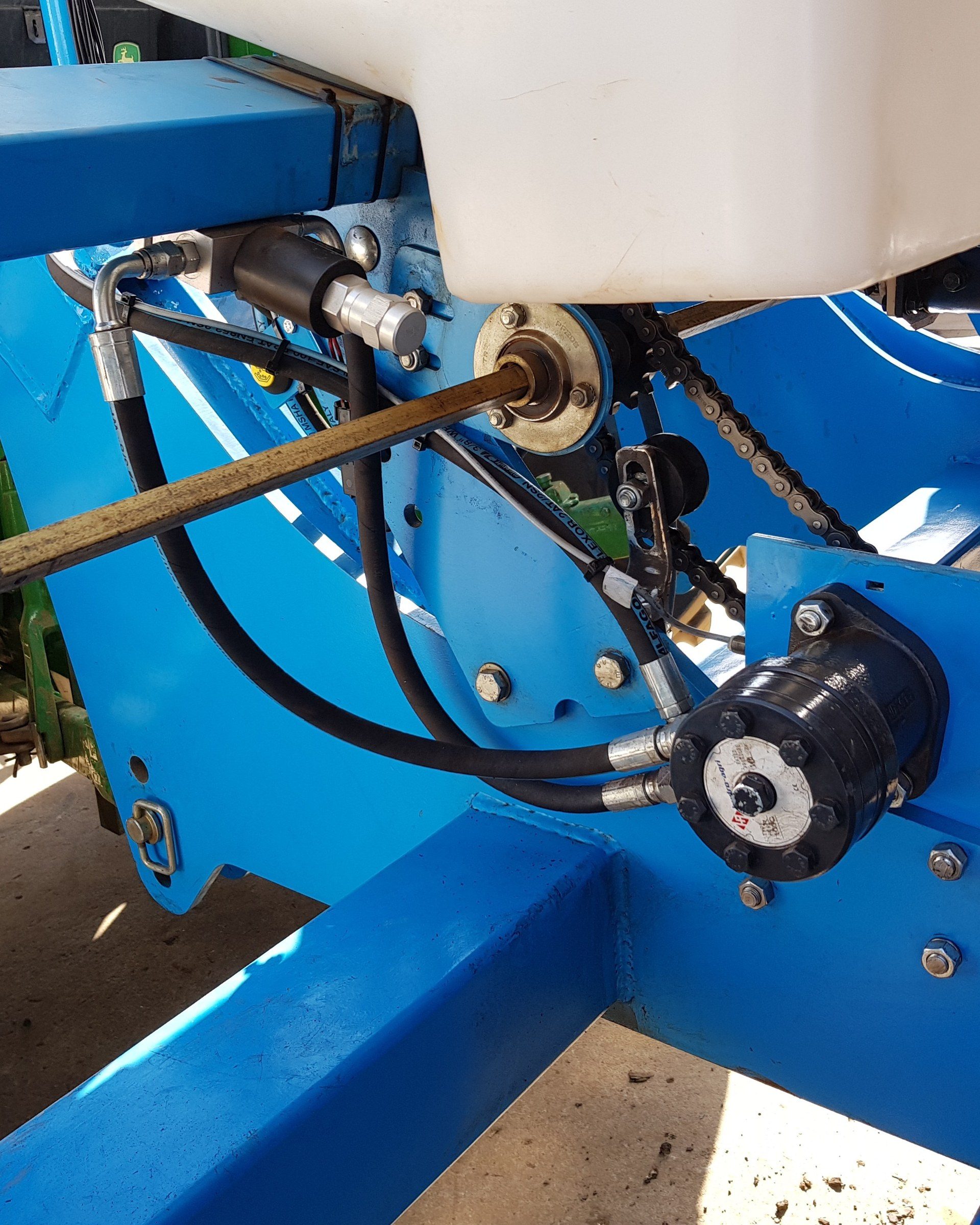 A hydraulic drive on a planter row